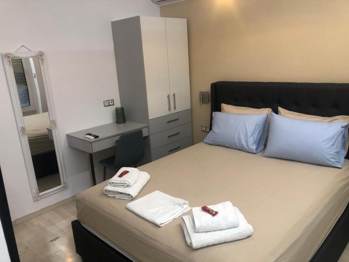 Royal Red Suite No 1, Piraeus Port Exterior foto